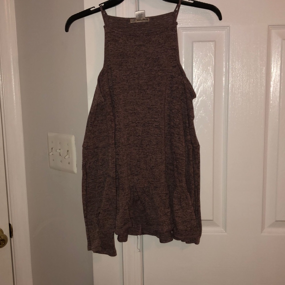 Shirt with bell sleeves